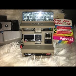 4 FOR 1. VINTAGE POLAROID CAMERAS